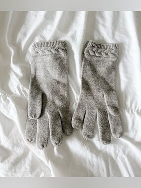 Gray Knit Winter Gloves with Cable Trim